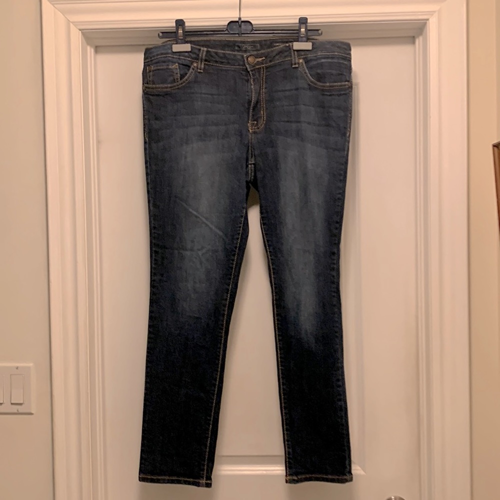 Jessica Simpson lightly worn Forever Skinny blue Jean